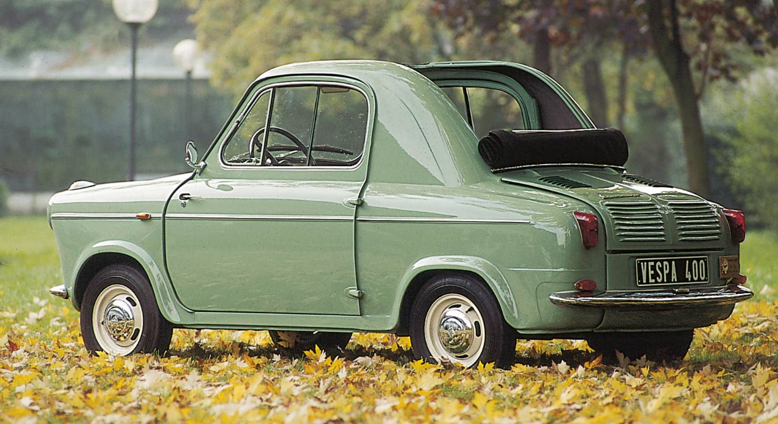 La Vespa 400 a 4 ruote Macchina Vespa